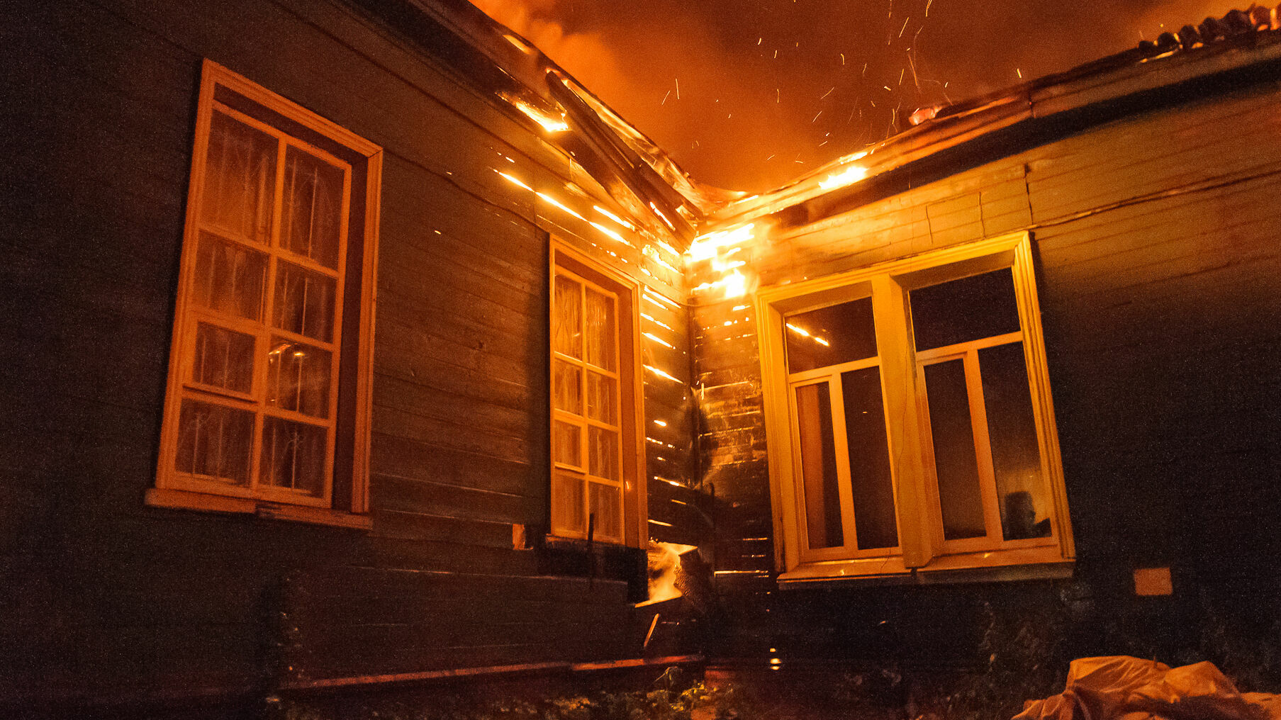 В Прикамье на пожаре заживо сгорел пенсионер