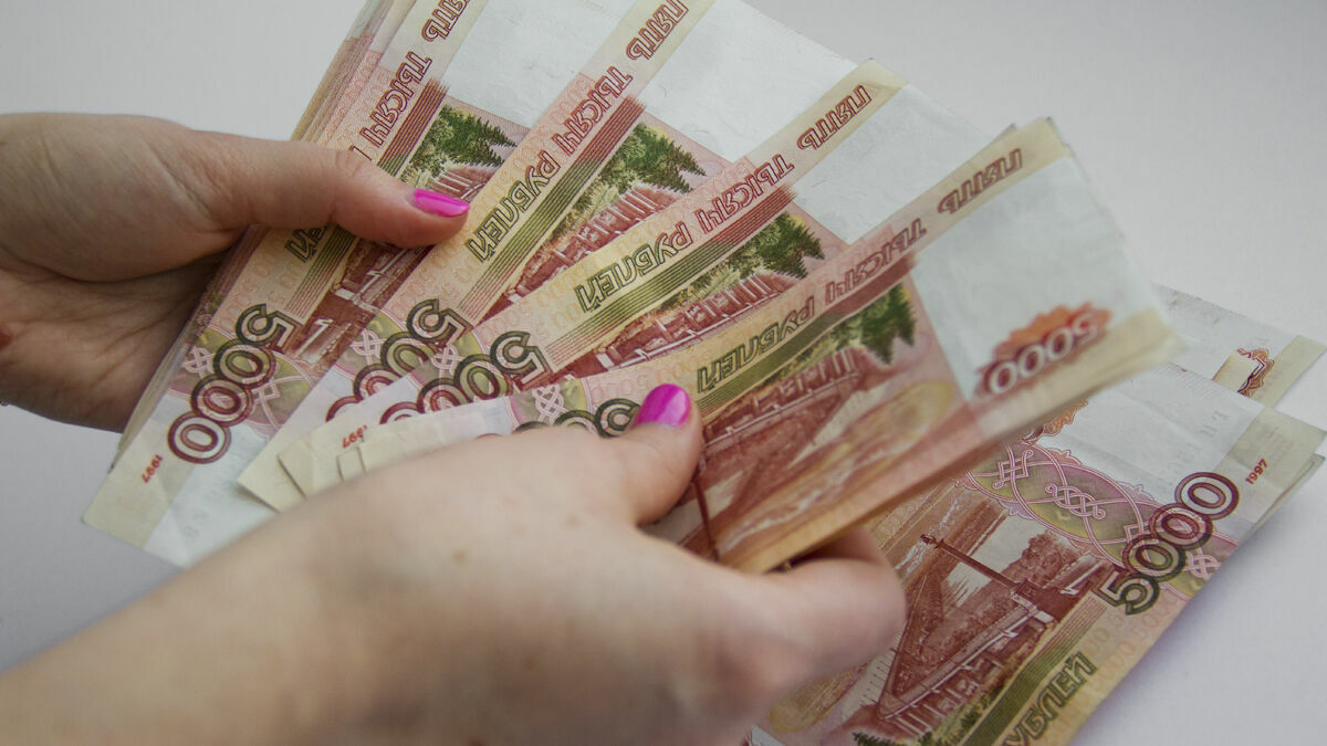 Глава поселения из Прикамья попалась на краже 18 тысяч рублей из бюджета