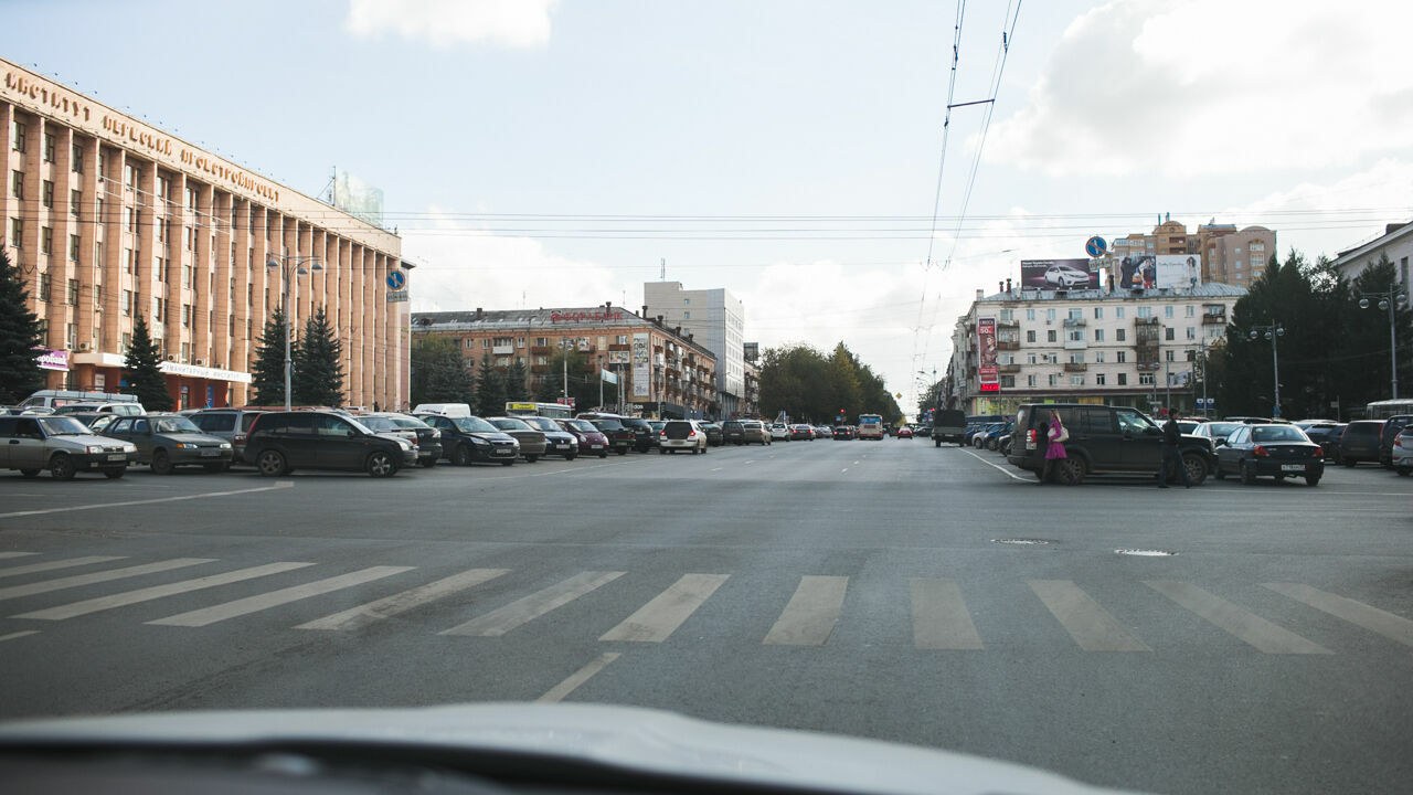 В Перми у Октябрьской площади ограничили парковку из-за капремонта