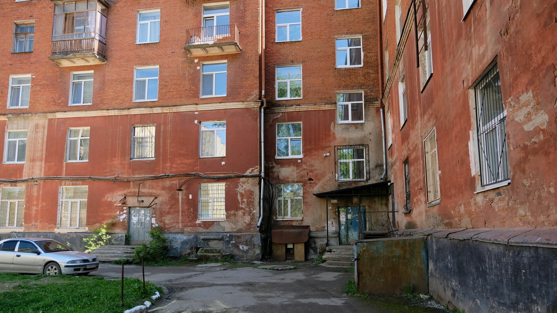 Власти Перми до конца года обещают расселить аварийную пятиэтажку на Куйбышева. Но не полностью
