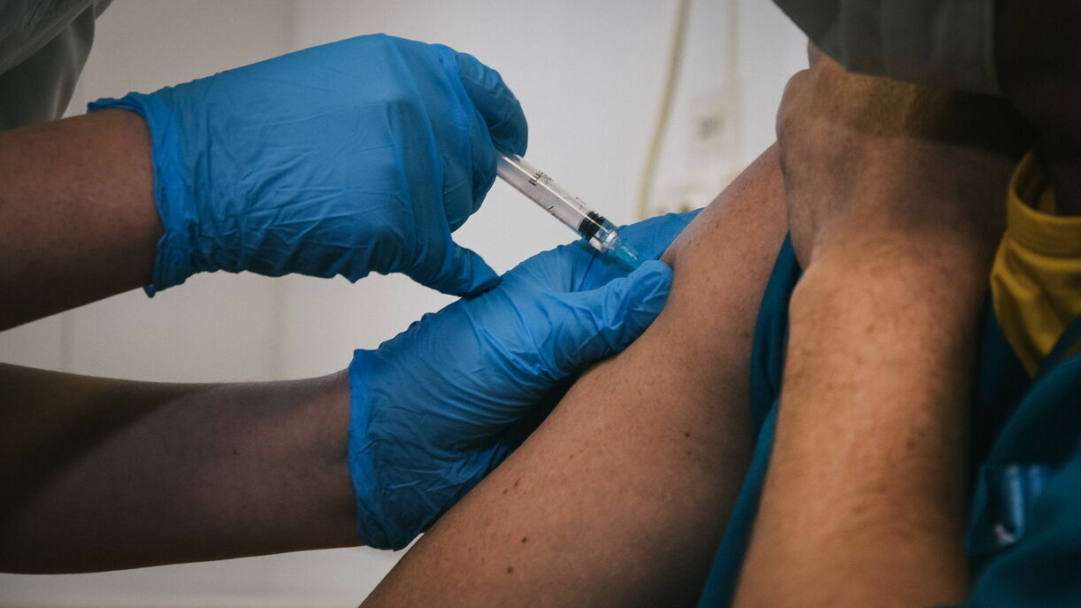 Пермяки на этой неделе смогут поставить прививку от коронавируса в трех мобильных пунктах