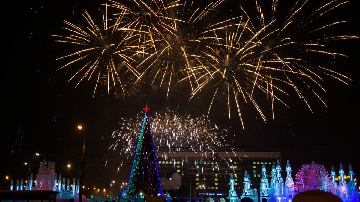 В новогоднюю ночь в центре Перми запустят два праздничных фейерверка