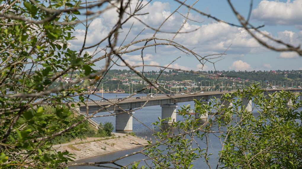 На Чусовском мосту возобновился ремонт