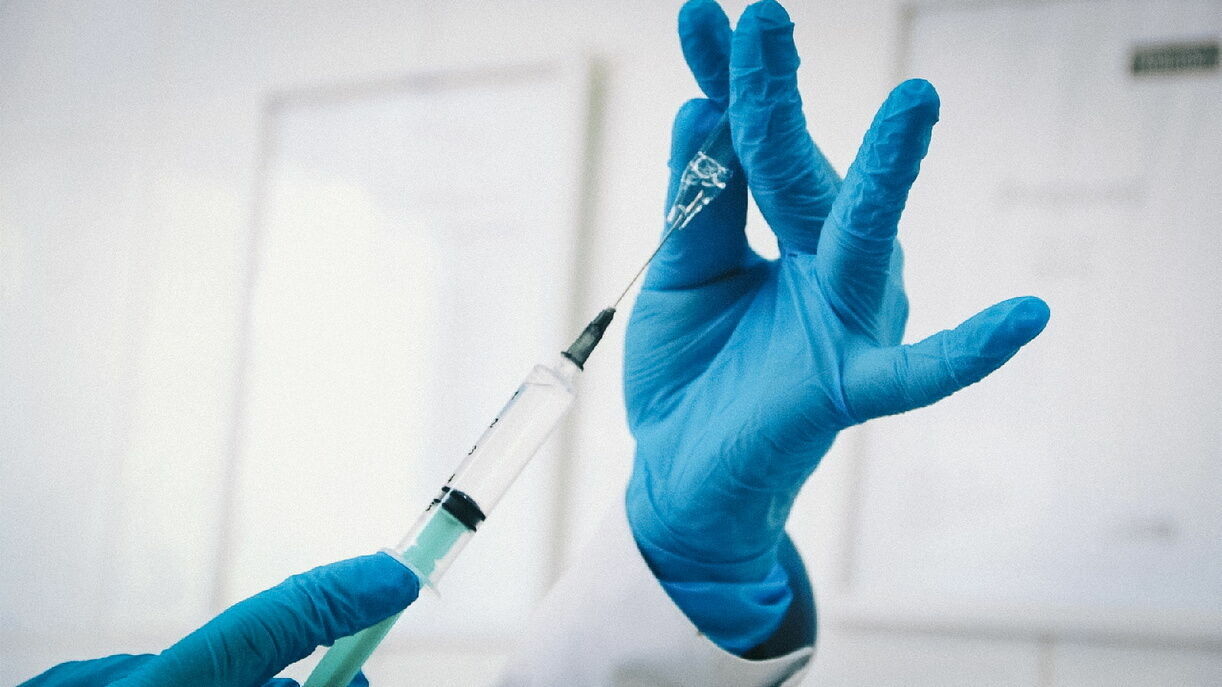 В Чайковском суд признал законным отстранение от работы за отказ ставить прививку от коронавируса