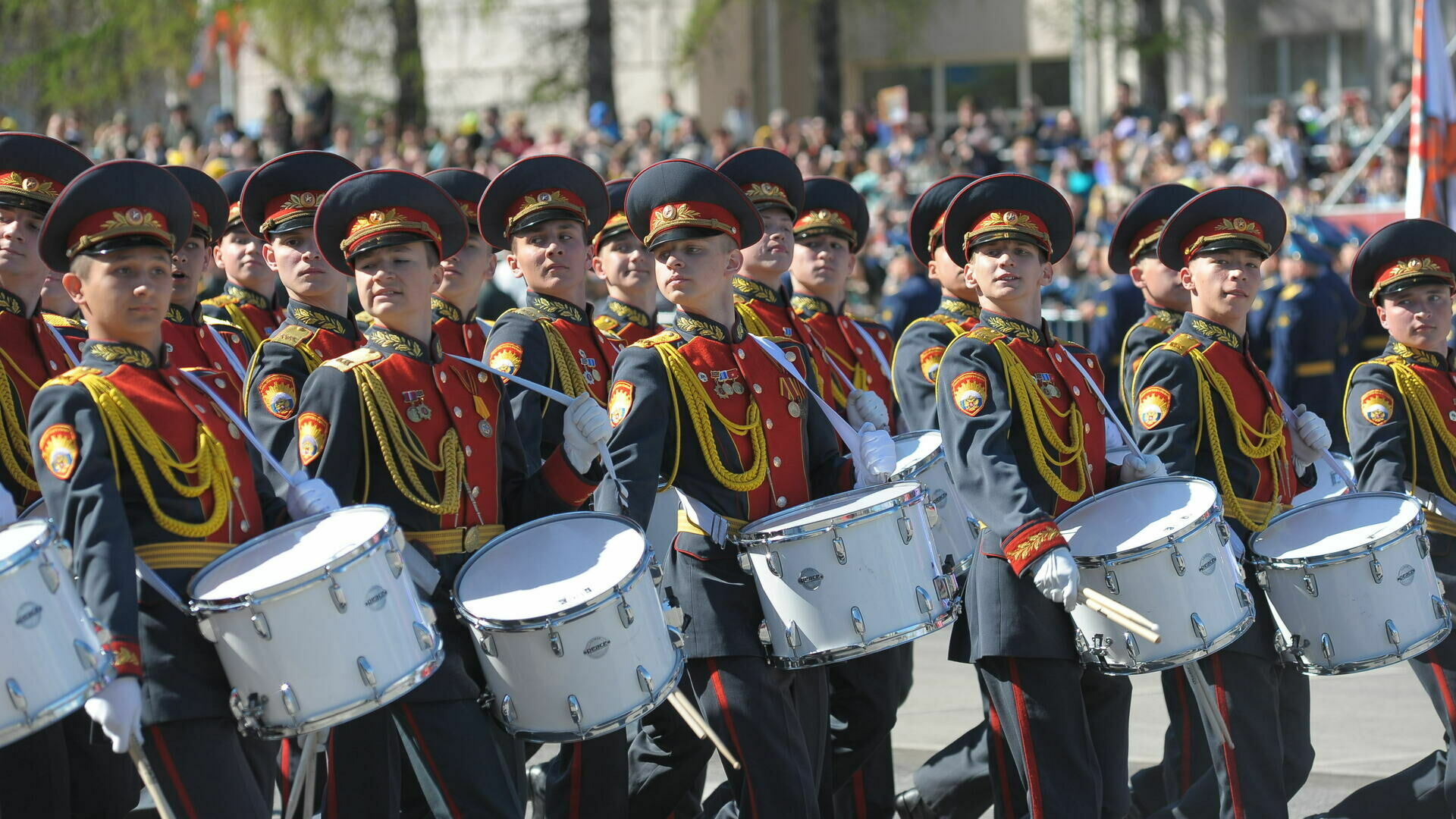 В Перми прошел парад Победы и «Бессмертный полк»