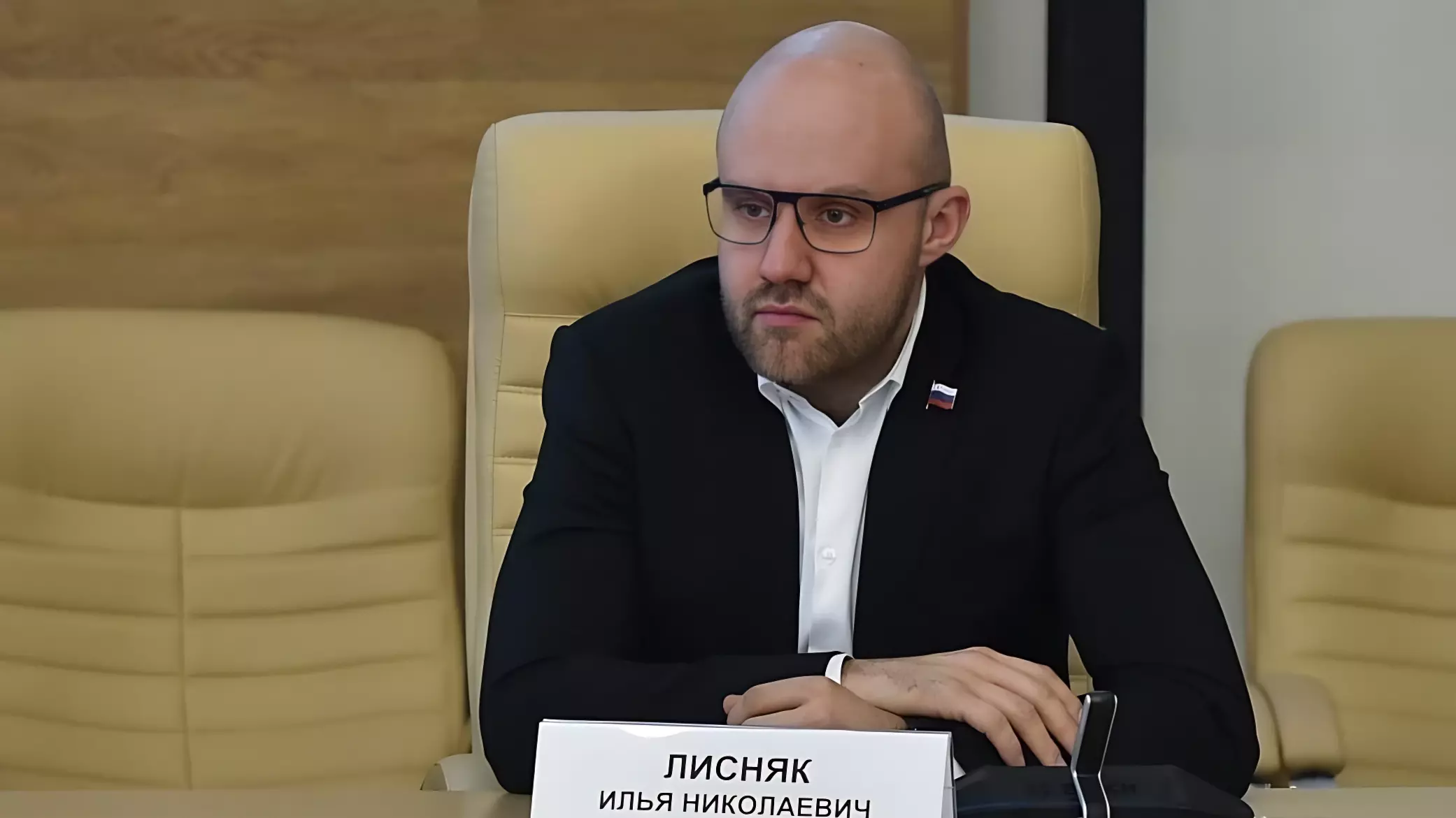 Сбежавшего из РФ пермского депутата Илью Лисняка хотят лишить полномочий