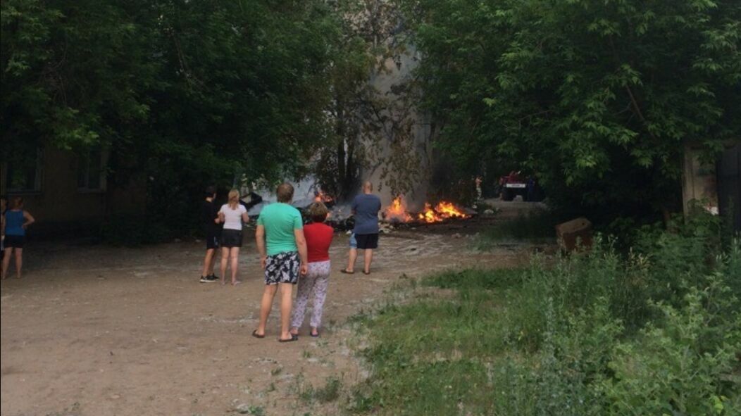 В Закамске рядом с Автозаводской, 30 горит несанкционированная свалка