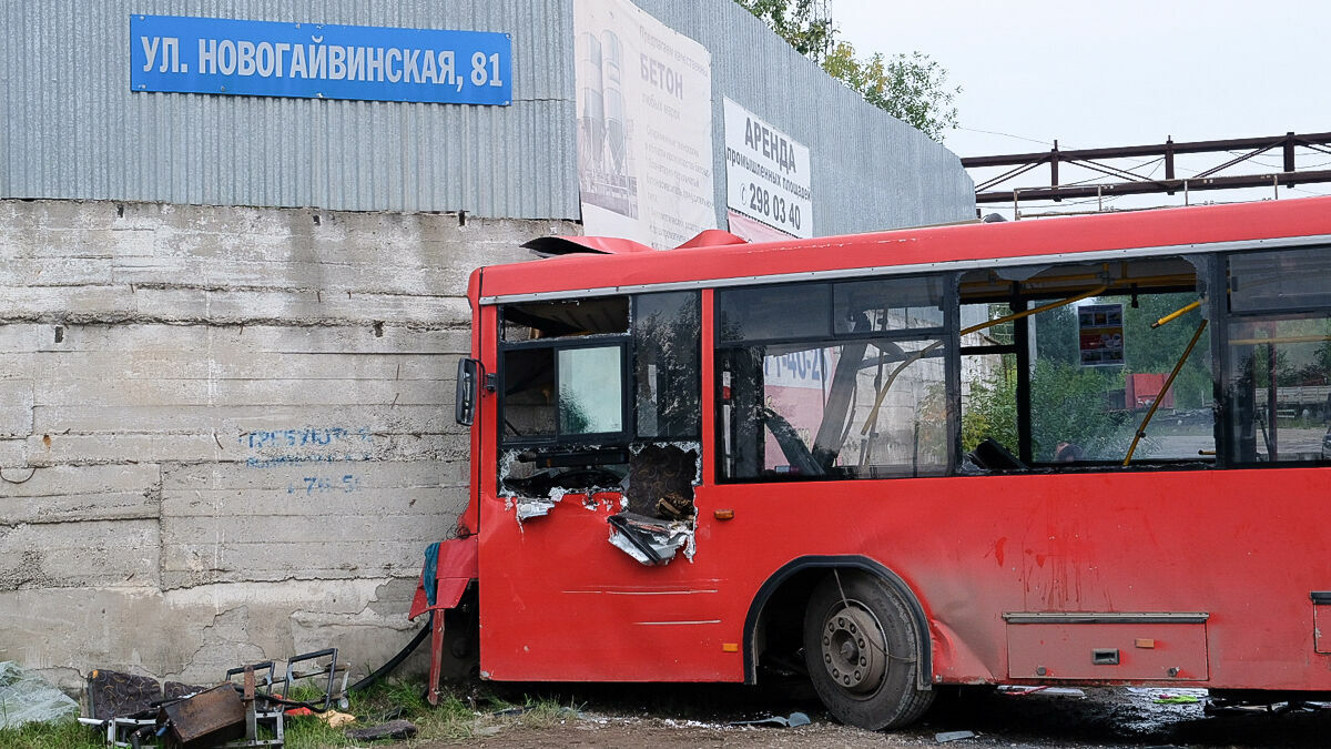 Владелец автобуса, врезавшегося в стену на Гайве, останется в СИЗО