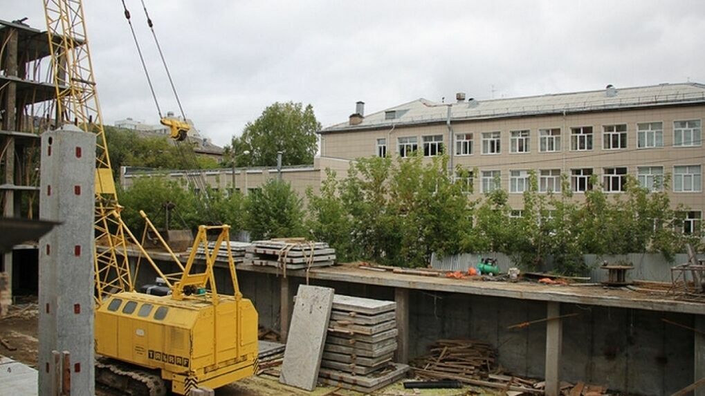 Администрация Ленинского района вновь пытается снести недострой рядом со школой №6