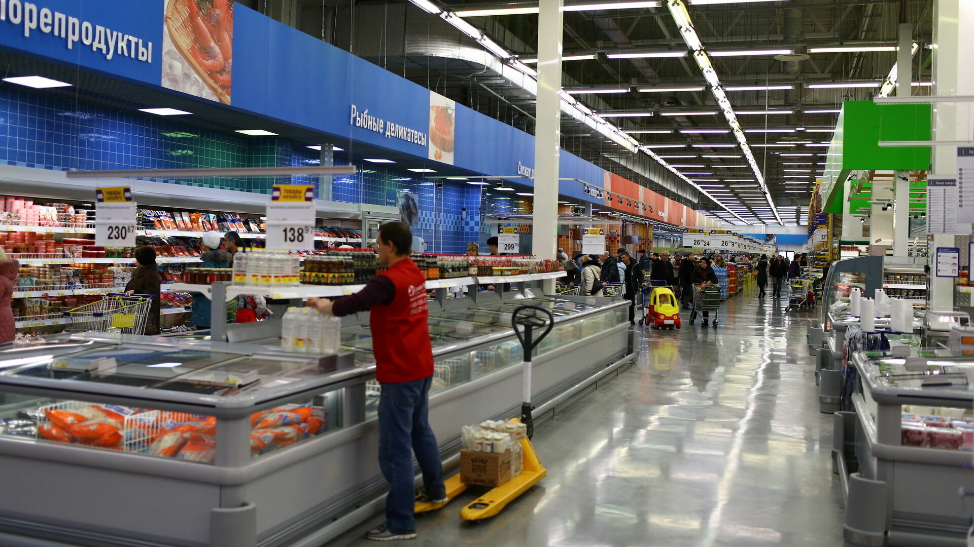 Минпромторг РФ заявил, что на самоизоляции можно ездить в гипермаркеты. Когда разрешат пермякам?