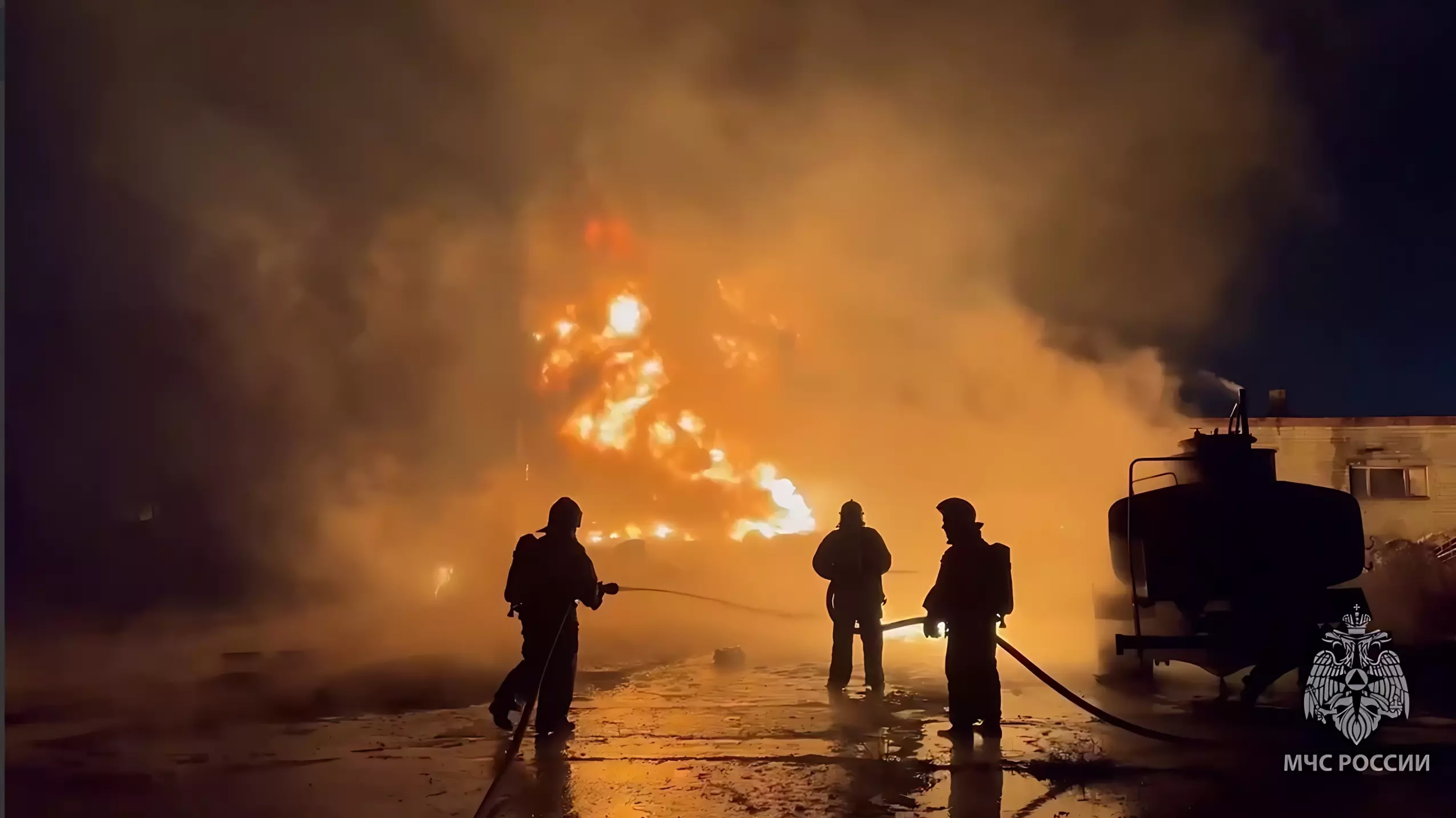 В районе Осенцовского промузла в Перми происходит масштабный пожар