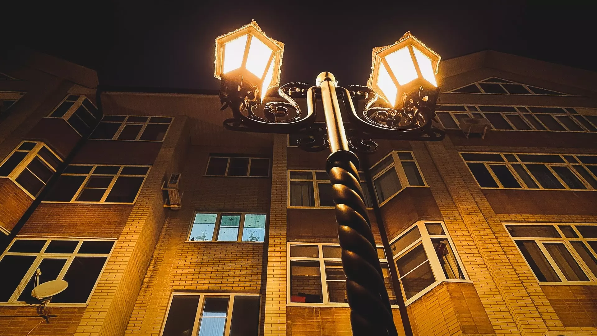Отсутствие фонарей около памятника Котенку в Воронеже вызывает вопросы у жителей