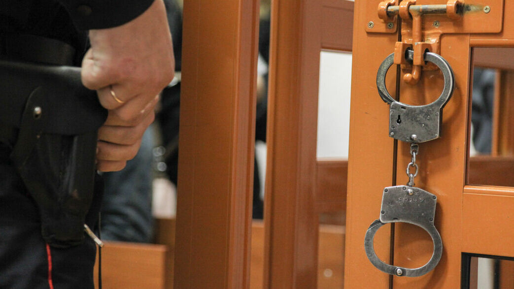 Рецидивиста из Чернушки осудили на три года «строгача» за нападение на полицейского