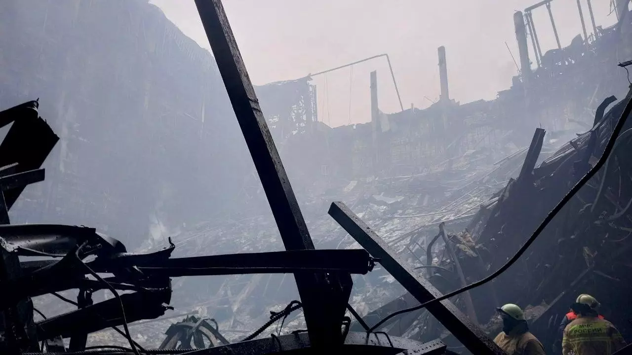 Пожарные полностью ликвидировали открытое горение в «Крокус Сити Холле»