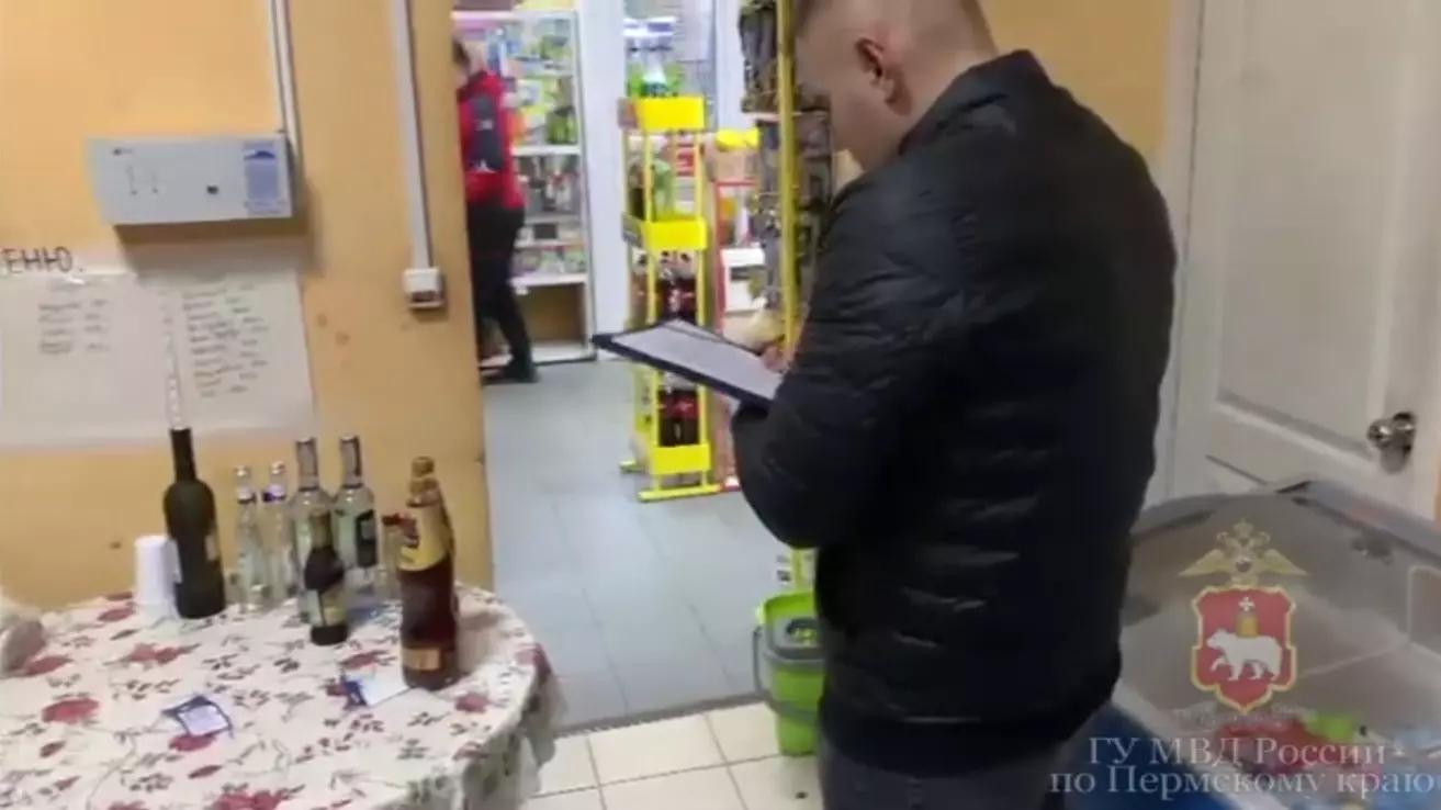 В Мотовилихе в ходе проверки «наливайки» полицией конфисковано 66 литров алкоголя
