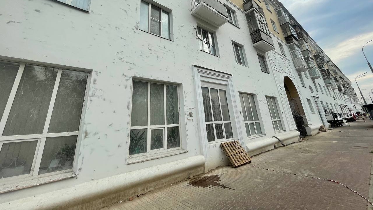 В Фонде капремонта прокомментировали пятнистый фасад дома на Уральской, 113
