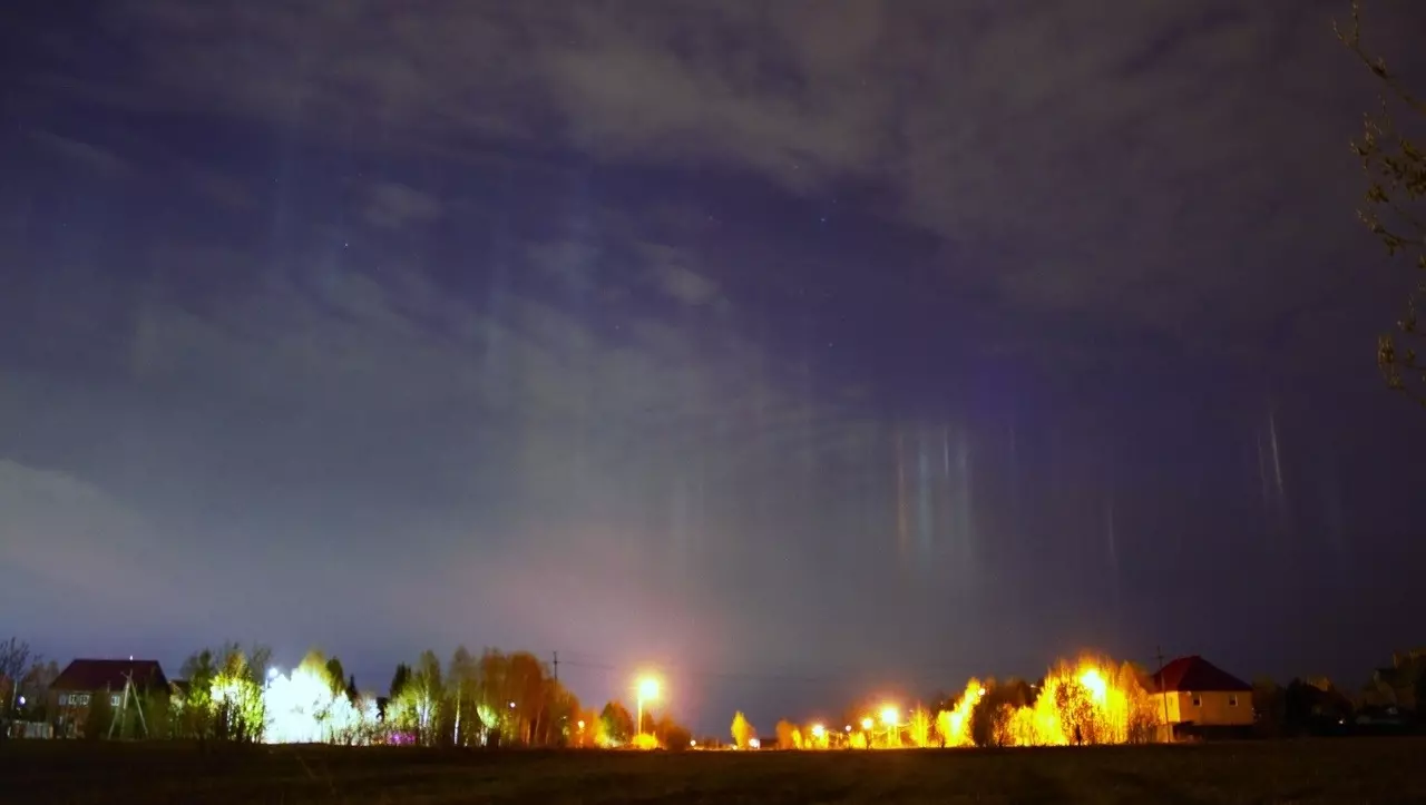 В Перми ночью 3 мая заметили северное сияние и световые столбы