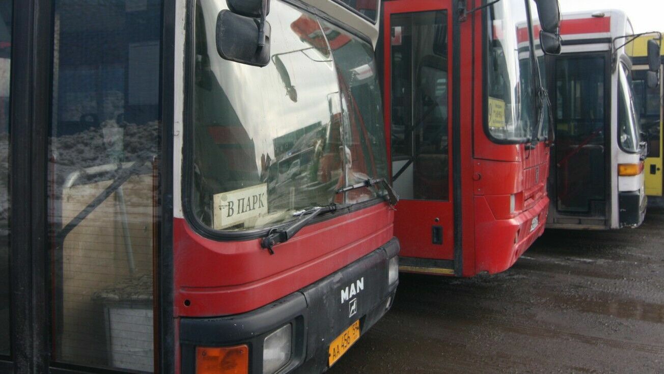 В Перми водитель автобуса дверью зажал старушке ногу и протащил по асфальту