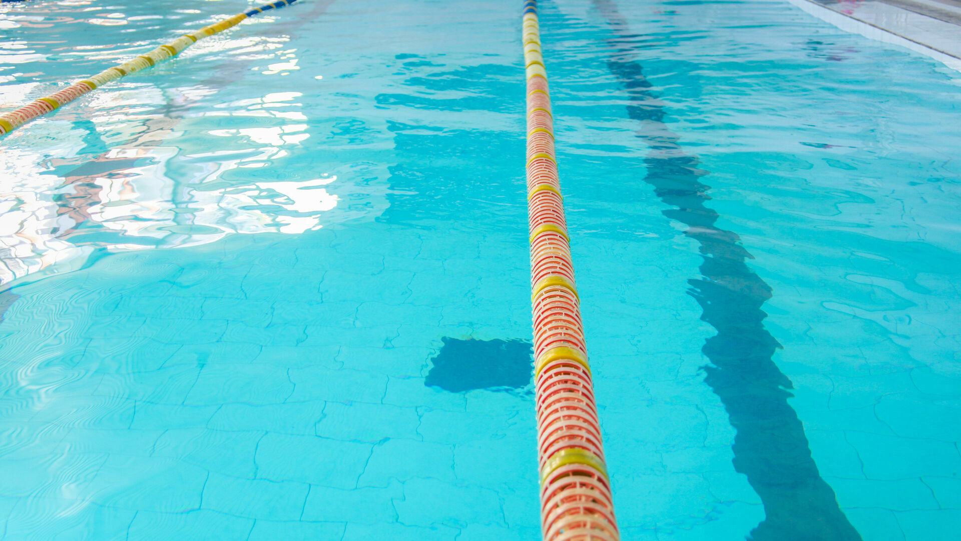 Девочка, которая захлебнулась в бассейне «Олимпия», умерла