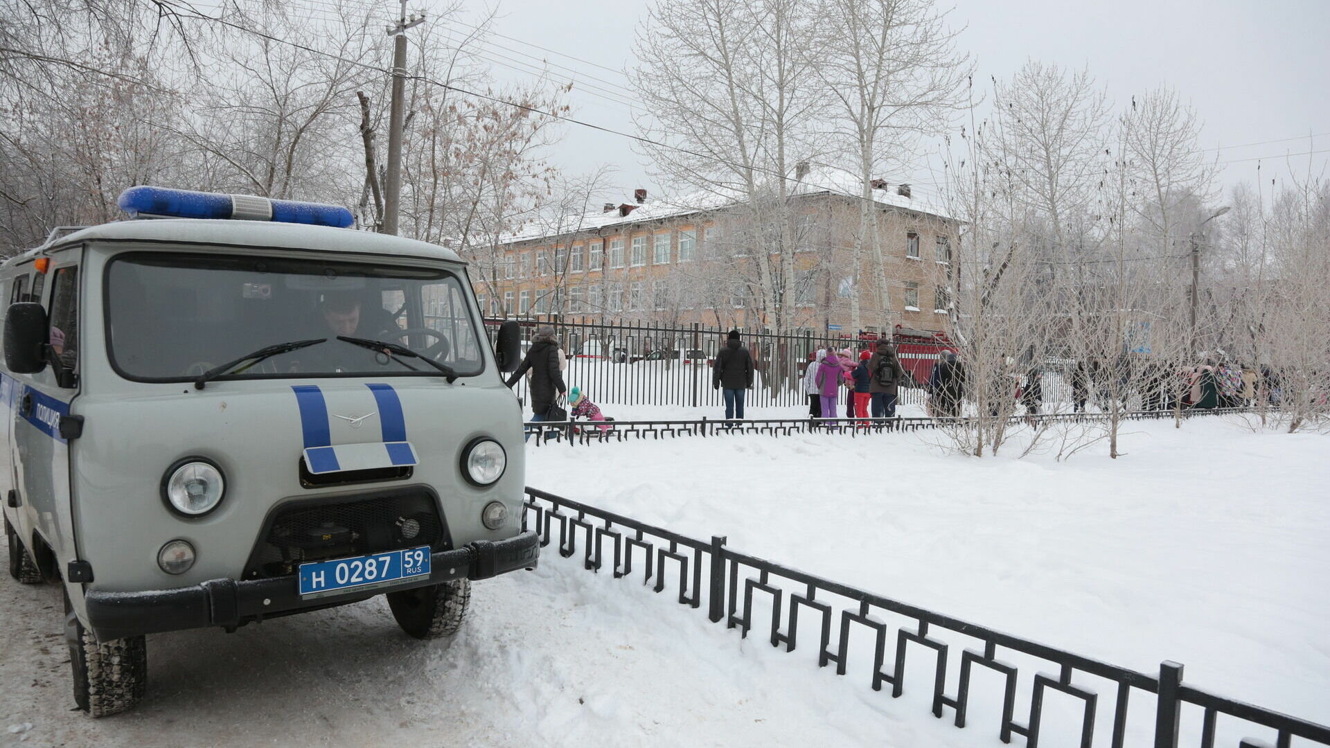 Полицейские проверят связь между нападениями на школы в трех городах России