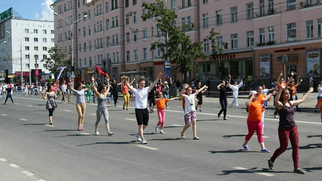 Фотофакт: в центре Перми прошла репетиция карнавала на День города