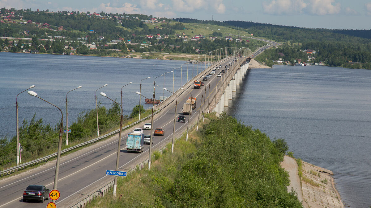После жалоб пермяков на многочасовые пробки Чусовской мост отремонтировали повторно