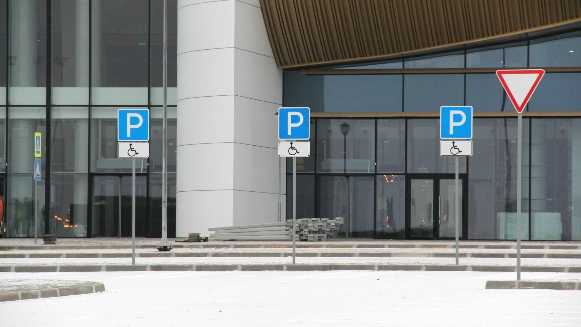 Минусов больше плюсов. Краевое общество инвалидов проинспектировало новый терминал пермского аэропорта