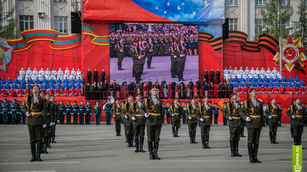 Интернет-трансляцию Парада Победы с Октябрьской площади посмотрели более 12 тысяч человек
