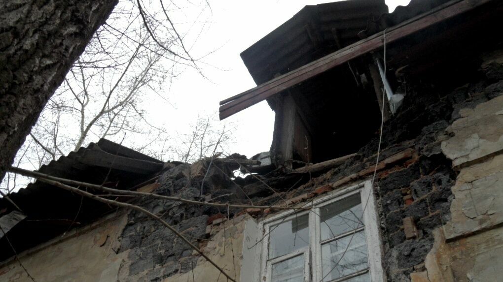 Ночью в жилом доме в Перми обрушился потолок