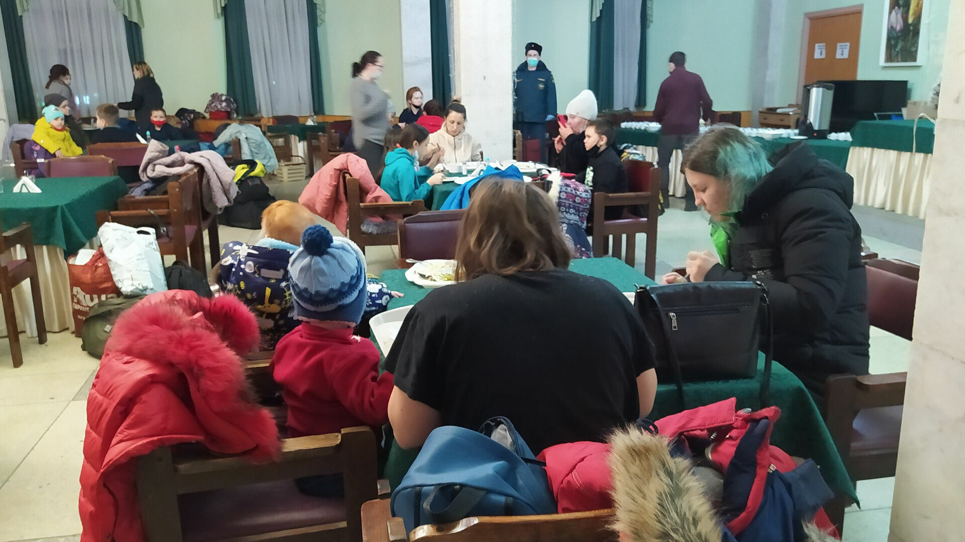Нужны вещи, продукты, предметы гигиены. Для эвакуированных из ДНР и ЛНР в Прикамье объявлен сбор помощи