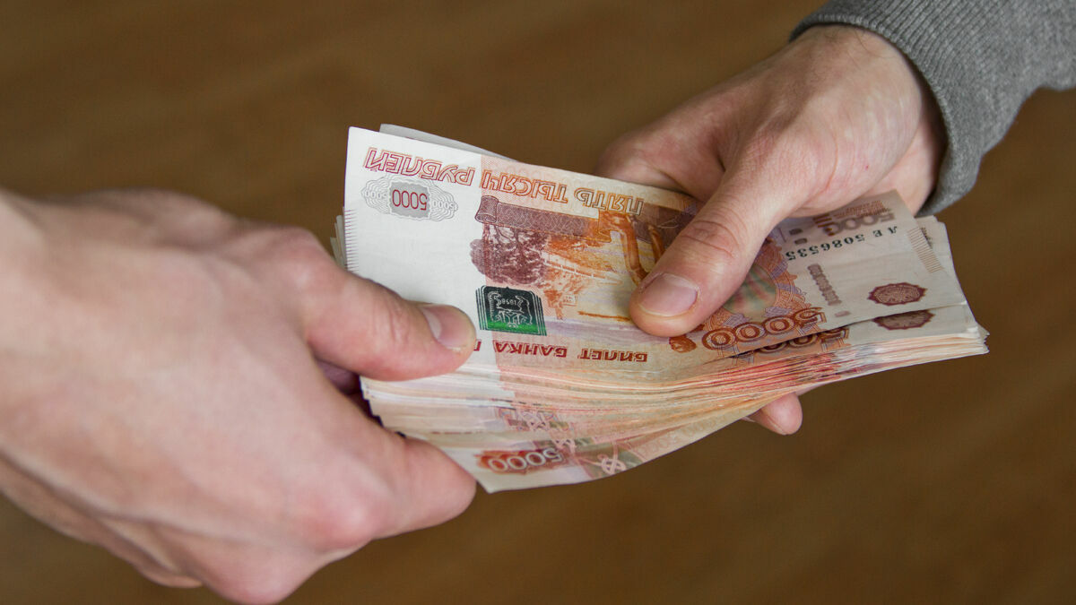 Пермский адвокат вымогал у клиента 400 тыс. рублей на взятку полиции