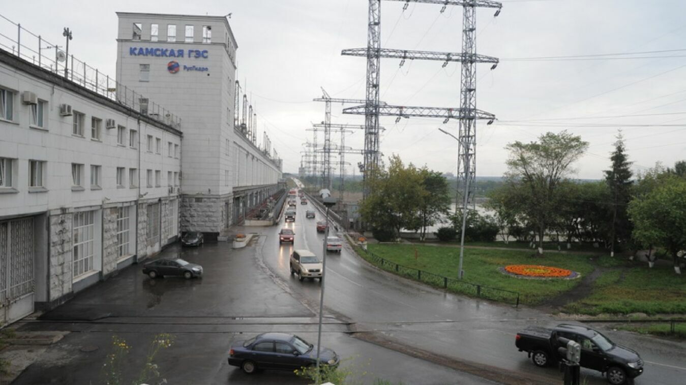 Движение на дамбе через КамГЭС в Перми ограничат почти на четыре месяца из-за капремонта