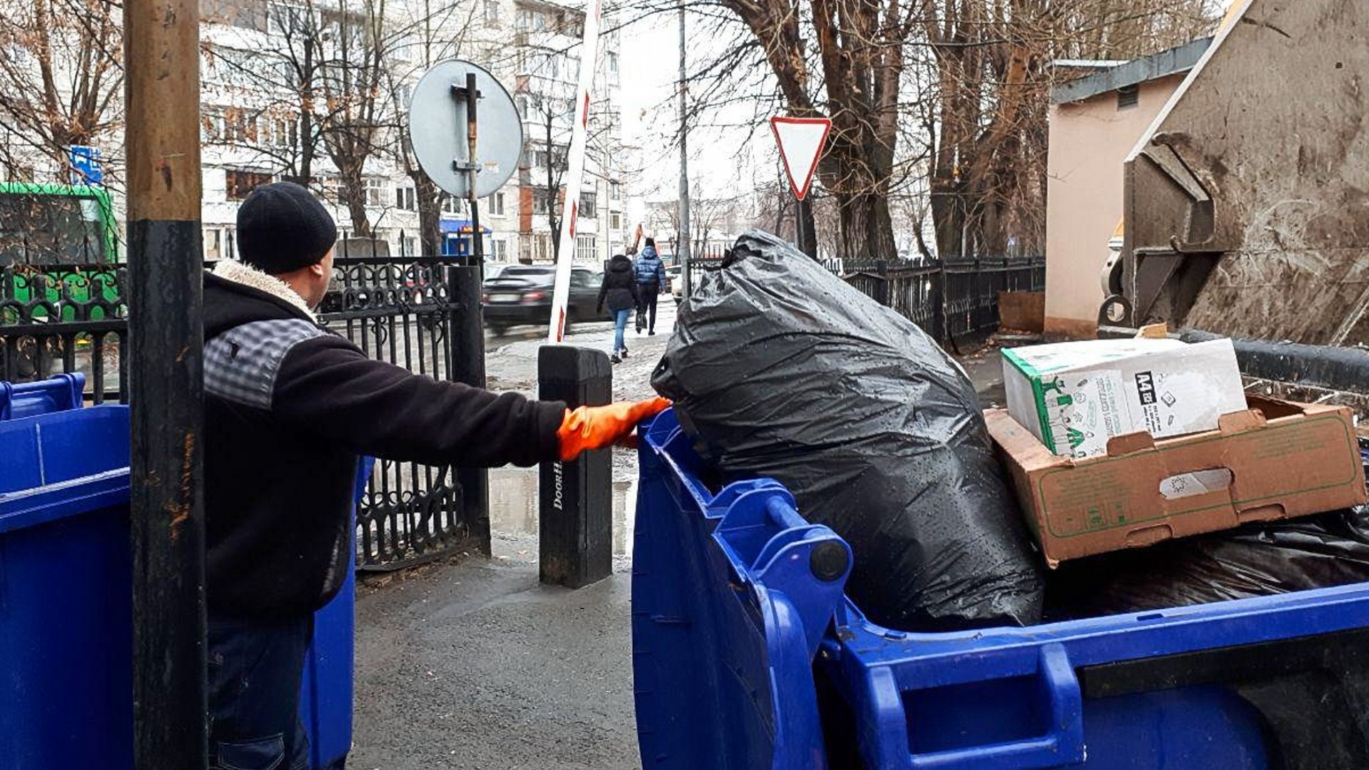 Ничья земля, или Почему в Перми то тут, то там не убирают мусор