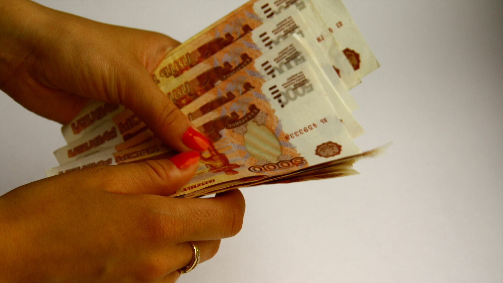 Пермячка задолжала своему ребенку более 900 тысяч рублей по алиментам