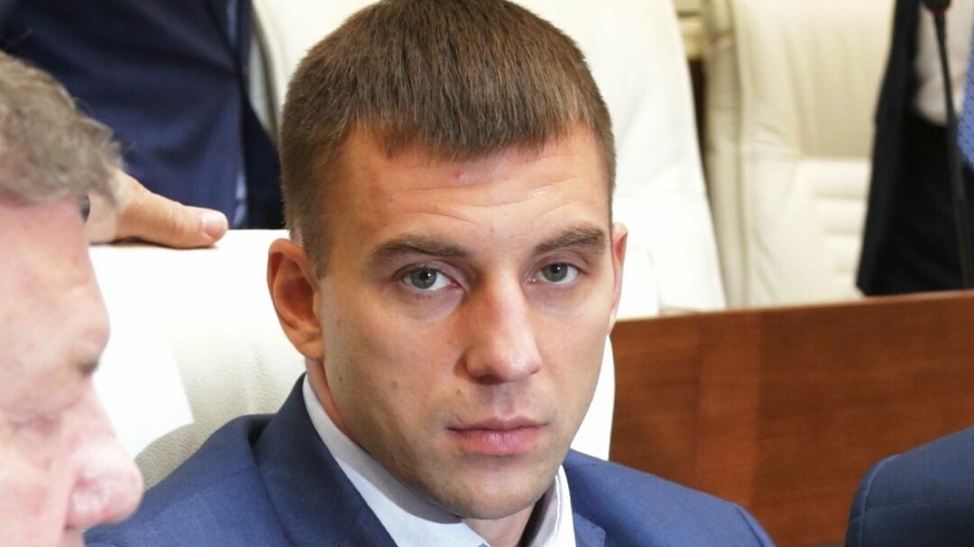 Депутат Илья Кузьмин проведет в СИЗО еще два месяца