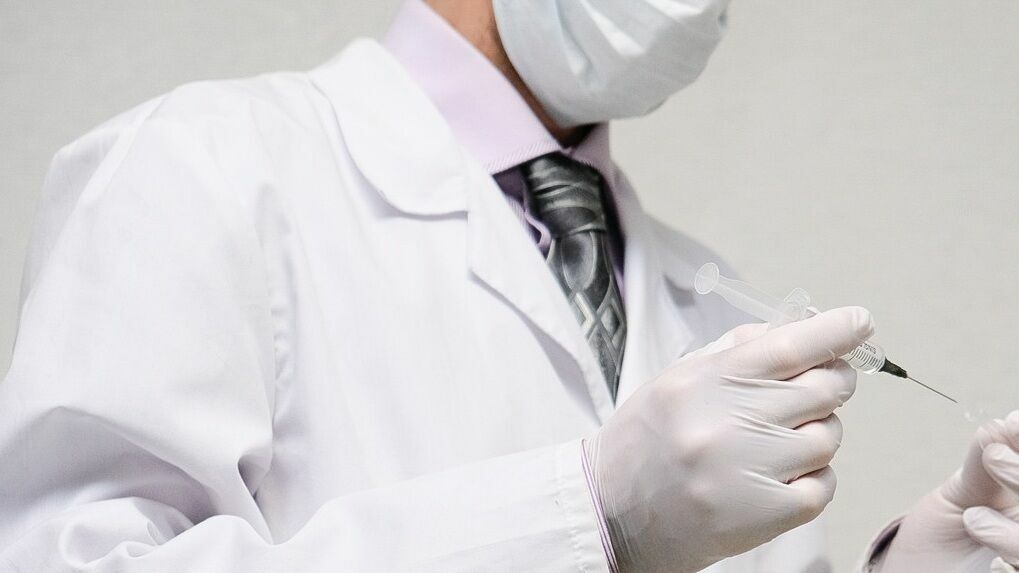 В больницы Пермского края поступили 15 тыс. медицинских масок местного производства