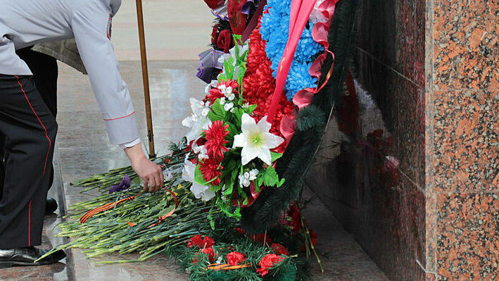 В Березниках на могилах фронтовиков вандалы подожгли венки, возложенные ко Дню Победы