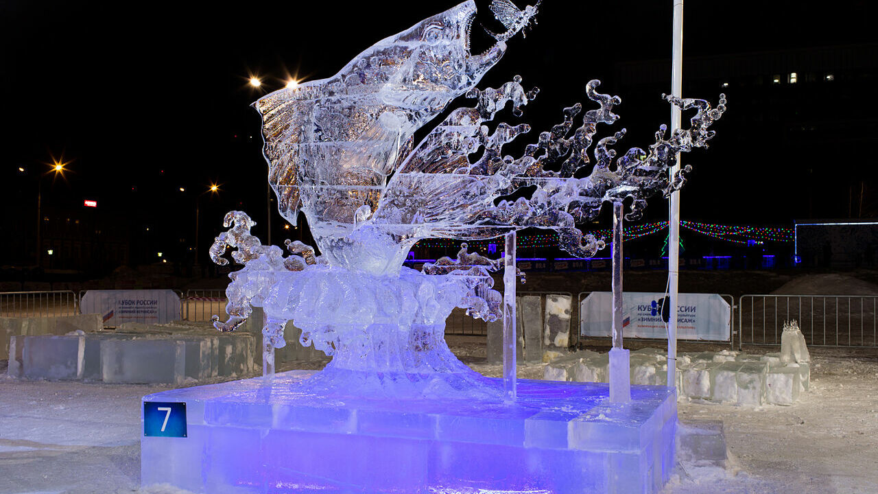 Повелители снега и льда со всего мира показали свои скульптуры в Перми