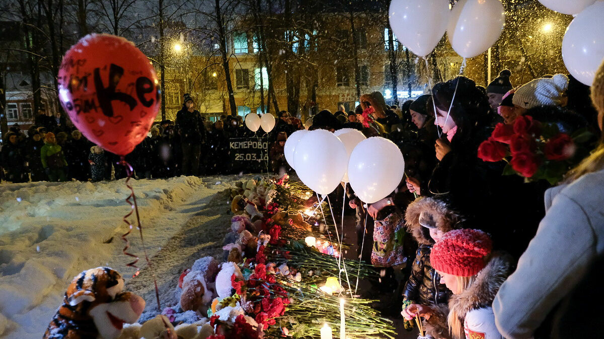 «Мама, почему ты плачешь?»: в Перми почтили память жертв пожара в Кемерово