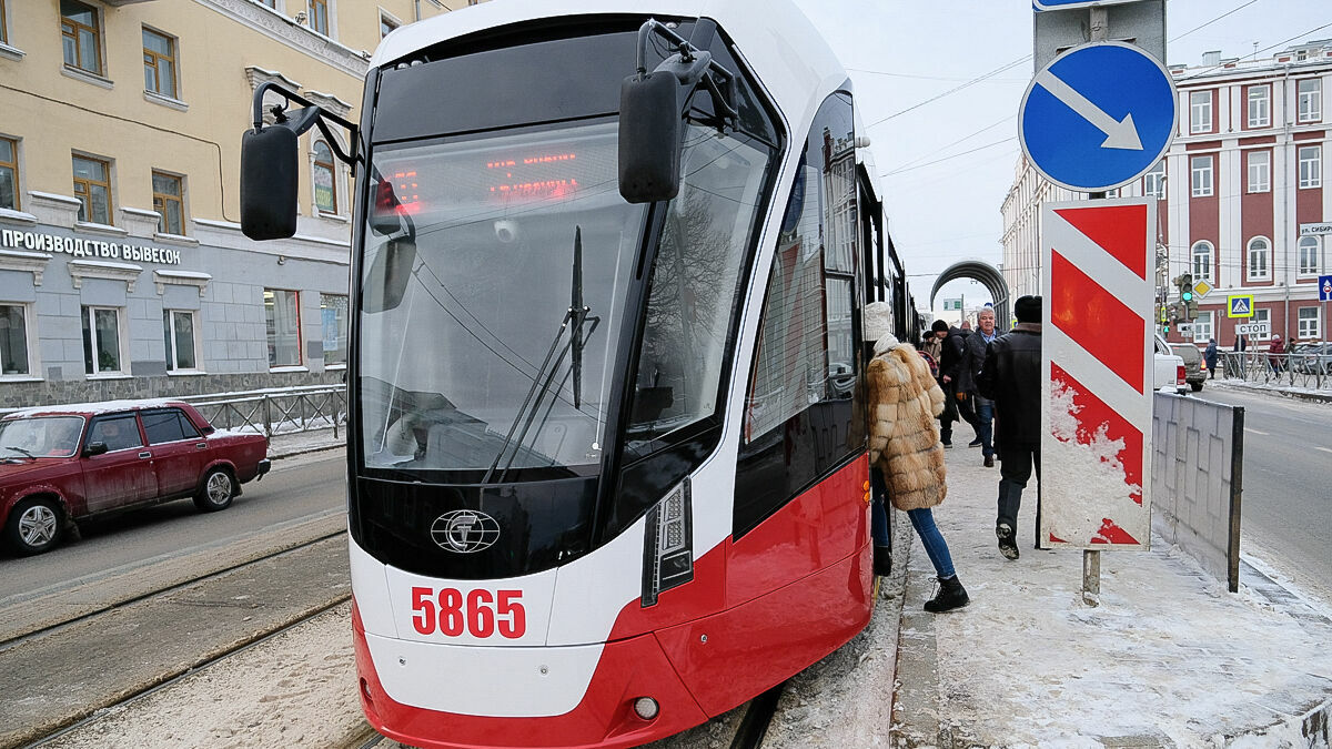 Пермская ГИБДД запретила использовать новый трамвай «Лев»