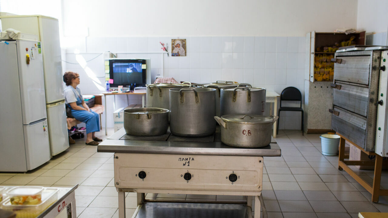 В двух медучреждениях Краснокамска найдены нарушения санитарных норм при организации питания
