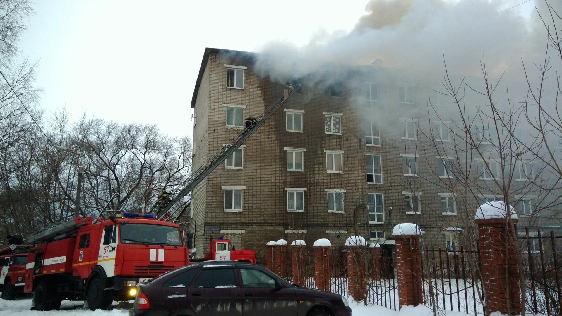 В Перми произошел пожар в общежитии на ул. Веденеева