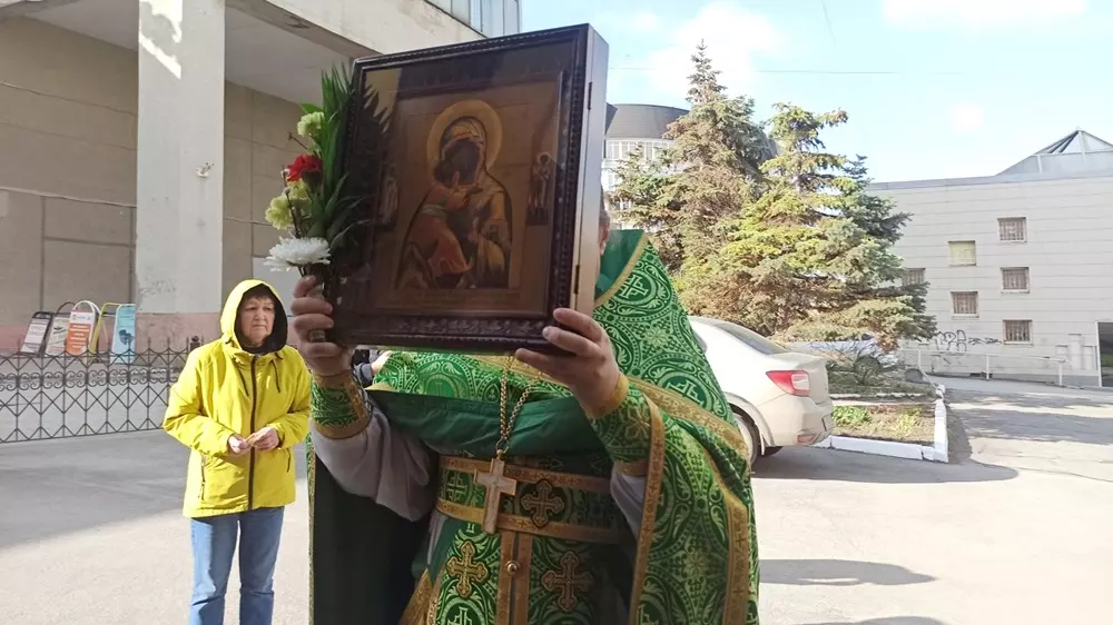 Коллекционер из Прикамья купил утерянную икону Божьей Матери