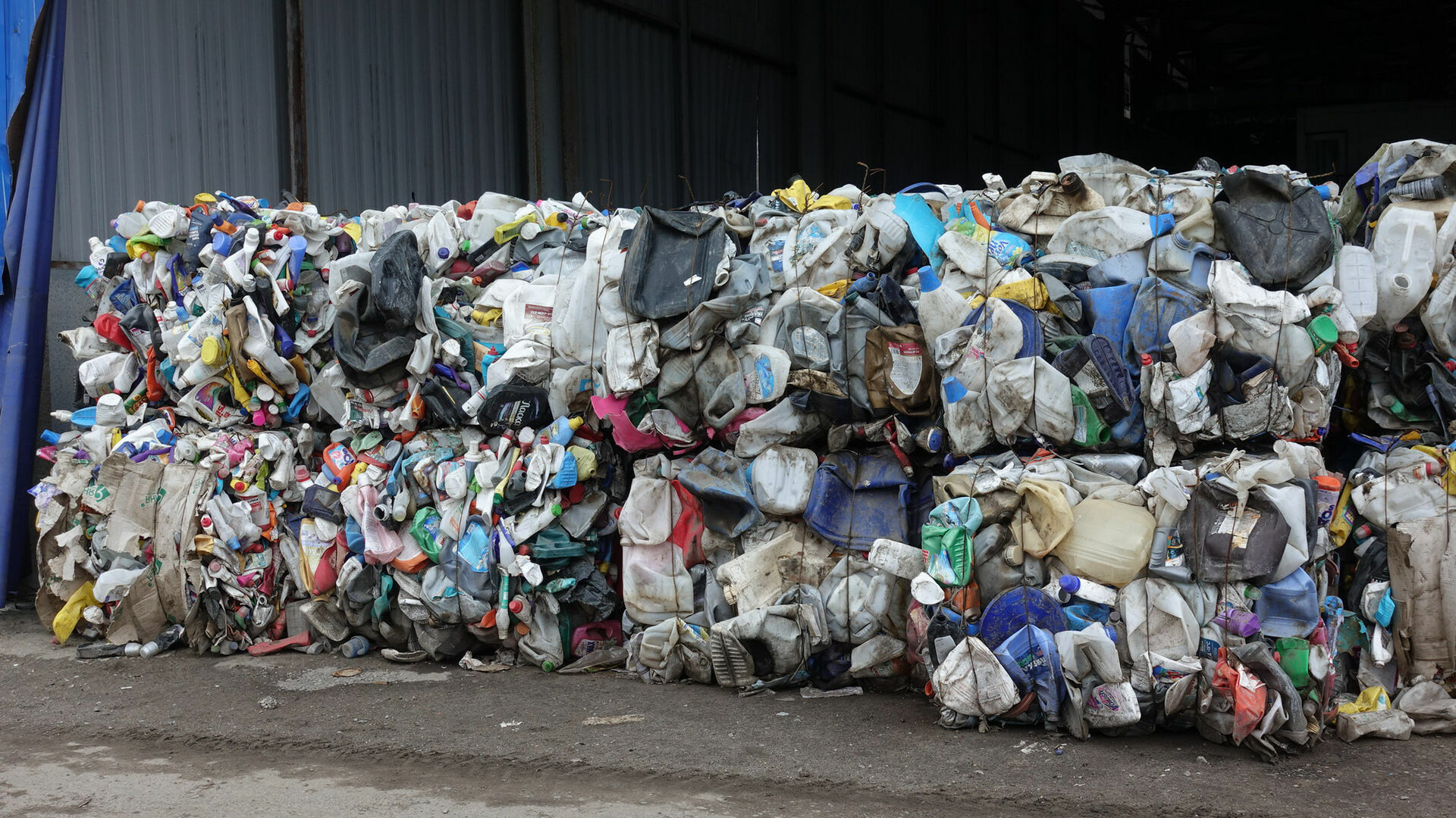 В Перми появилось еще 450 контейнеров для раздельного сбора мусора