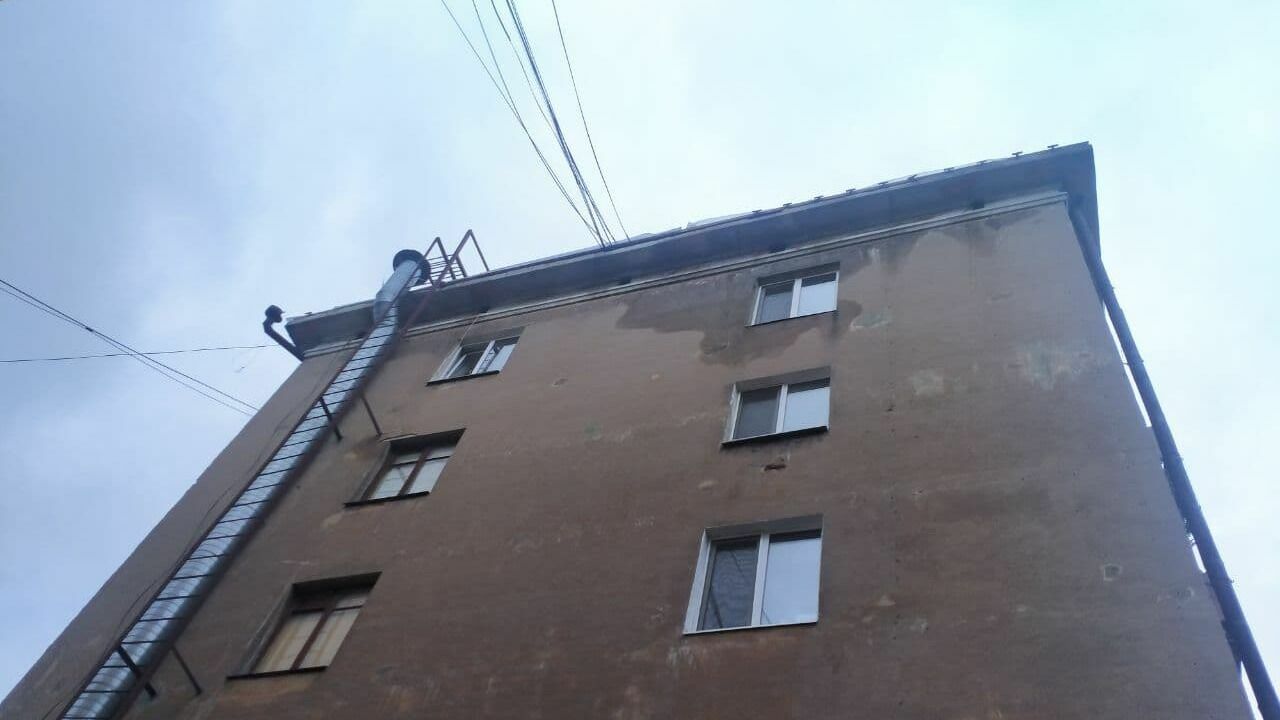 В Перми суд обязал фонд капремонта отремонтировать крышу дома на Краснова, 25