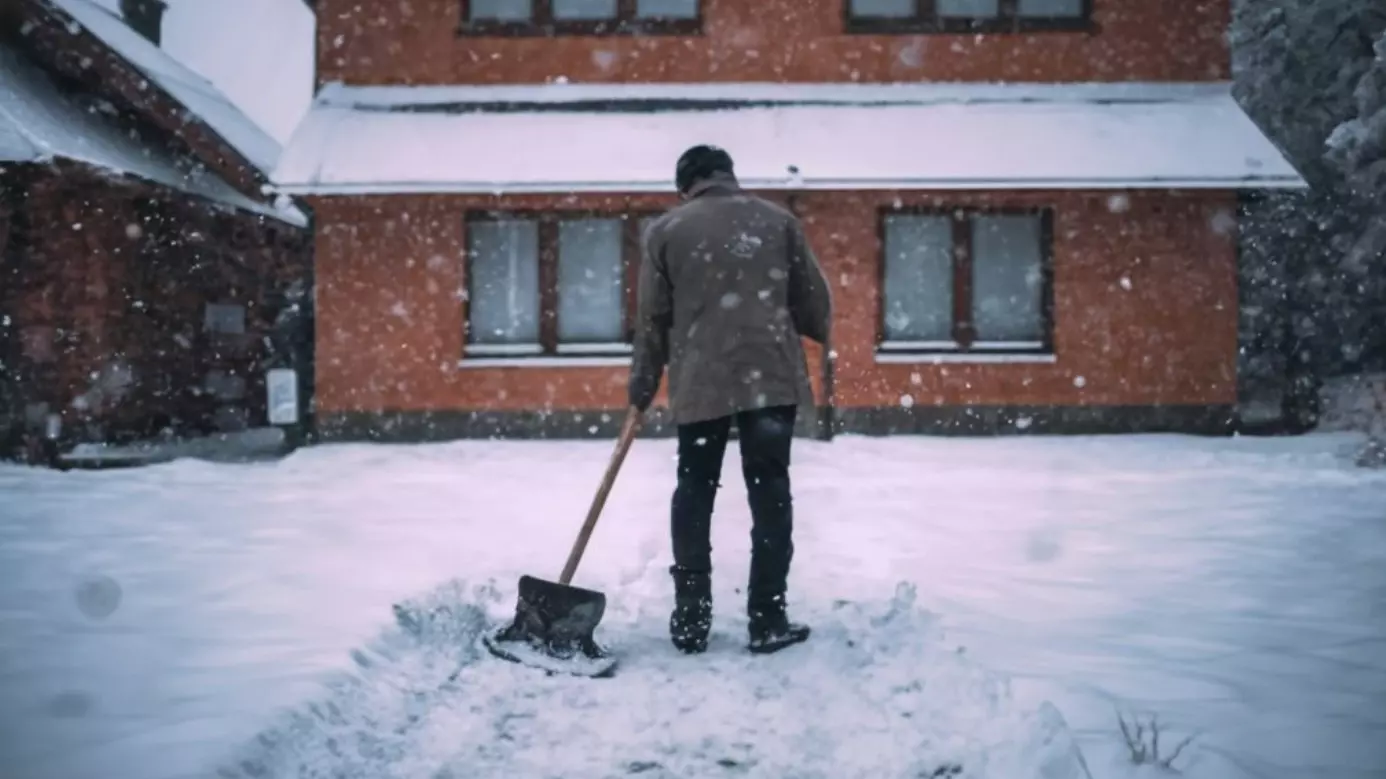 В Перми к борьбе с последствиями снегопадов привлекли осужденных