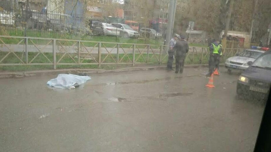 На перекрестке Островского-Пушкина водитель автобуса насмерть сбил человека