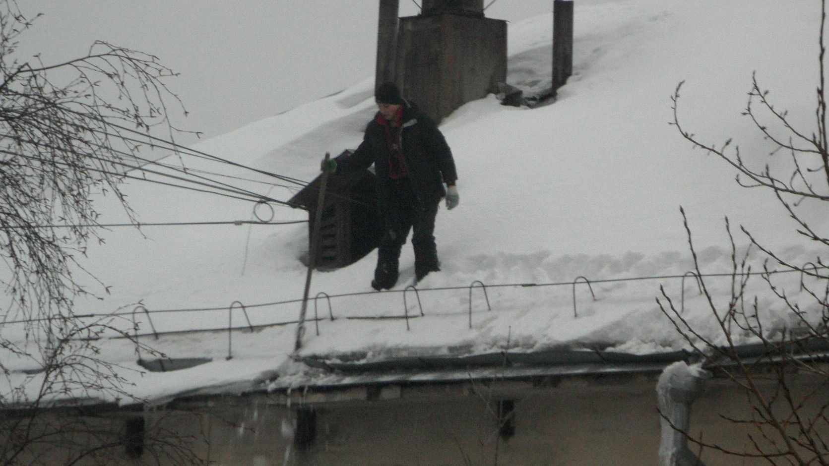 В 50 дворах Мотовилихинского района проверили качество уборки снега