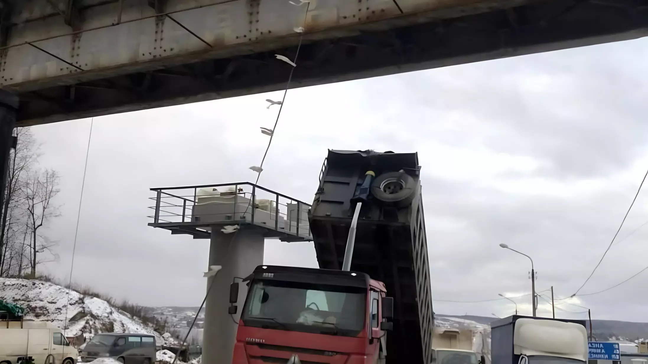Строители Чусовского моста заплатят РЖД 900 тыс. рублей за ДТП с грузовиком