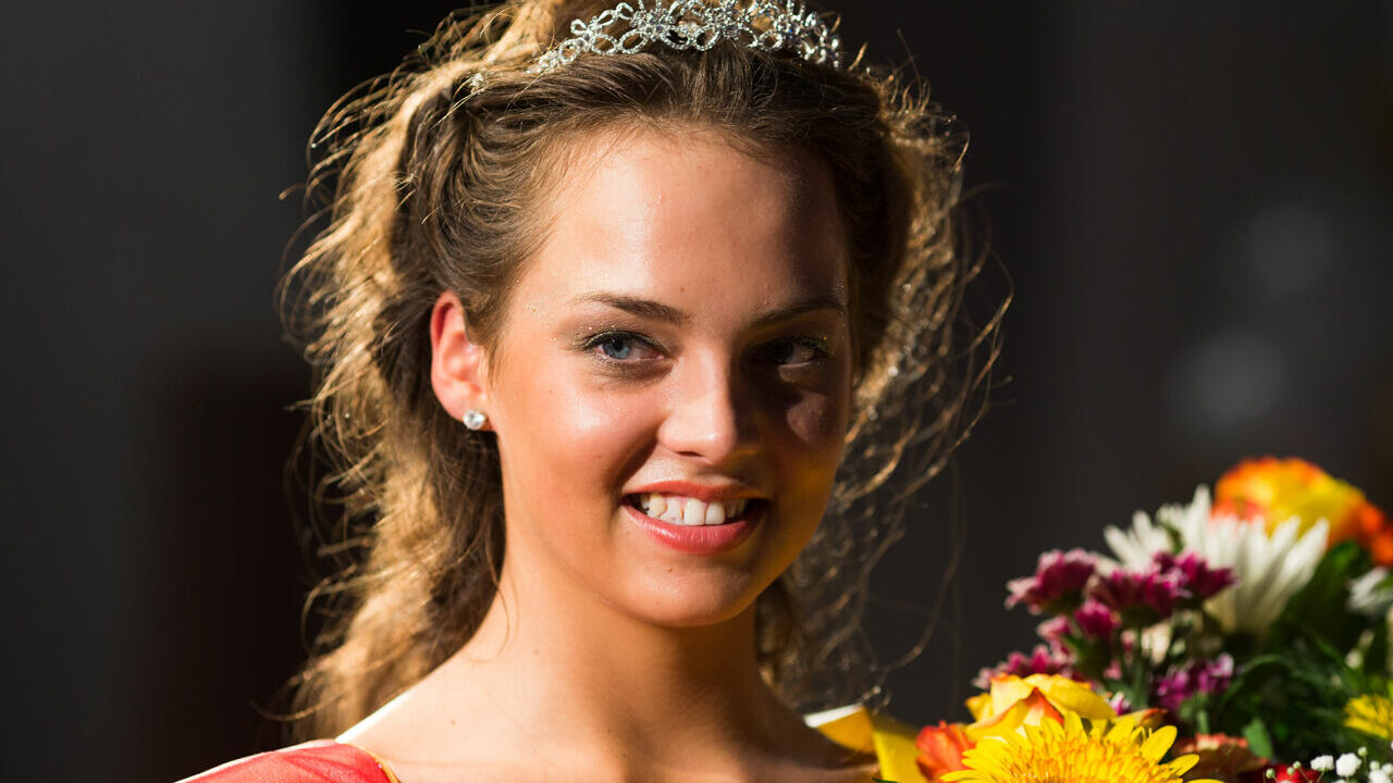 «Мисс МЧС России – 2013» стала курсантка из Санкт-Петербурга